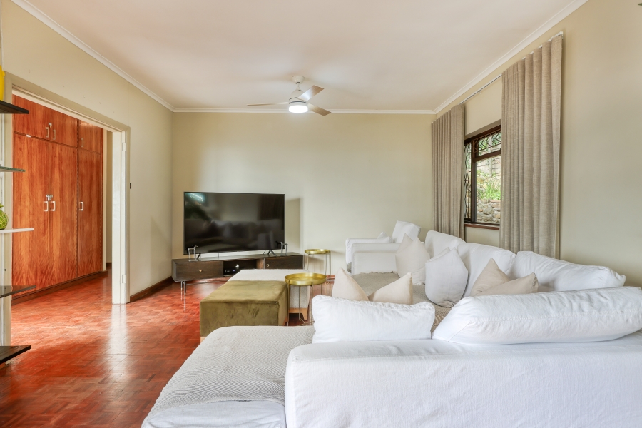 5 Bedroom Property for Sale in Fresnaye Western Cape